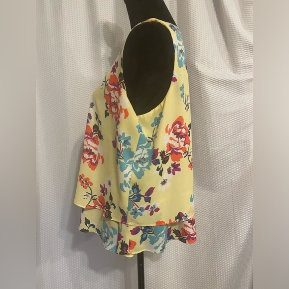 Simply Styled yellow floral tank top size large - Picture 2 of 6